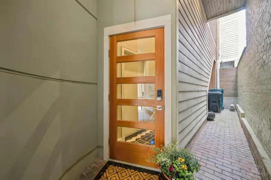 208 Wade Street, Cincinnati, OH 45202 - #3