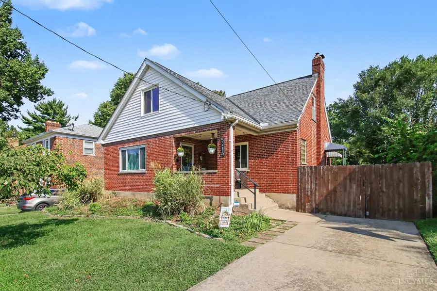 5216 Ralph Avenue, Covedale, OH 45238 - #2