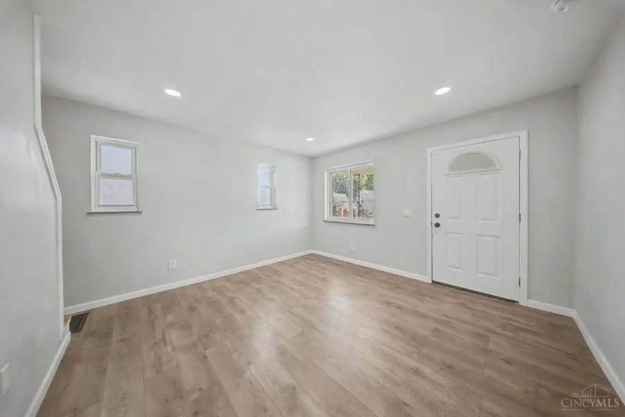 3236 Vittmer Ave, Cincinnati, OH 45238 - #3