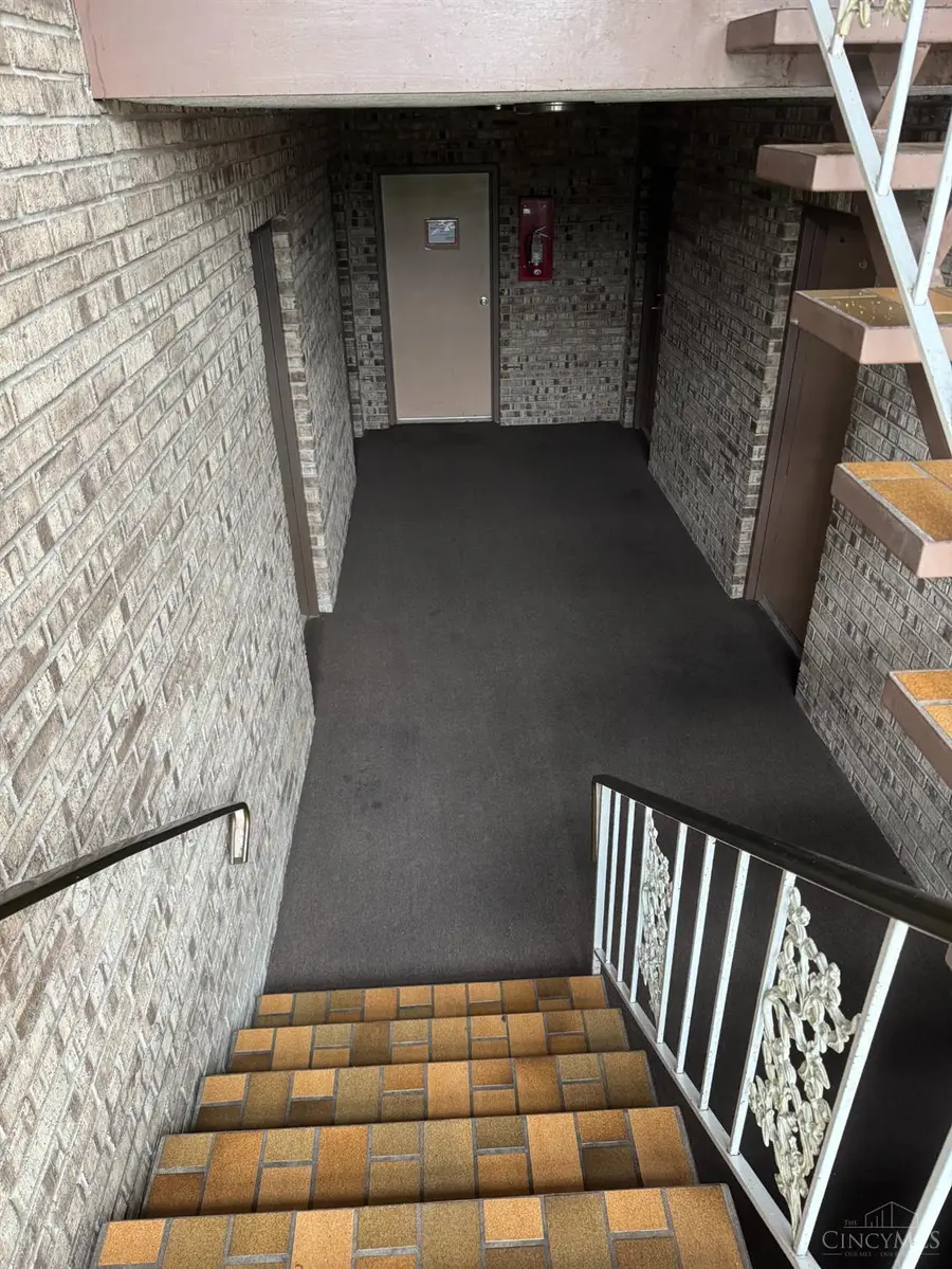 2431 Mustang Drive #15, Cincinnati, OH 45211 - #2