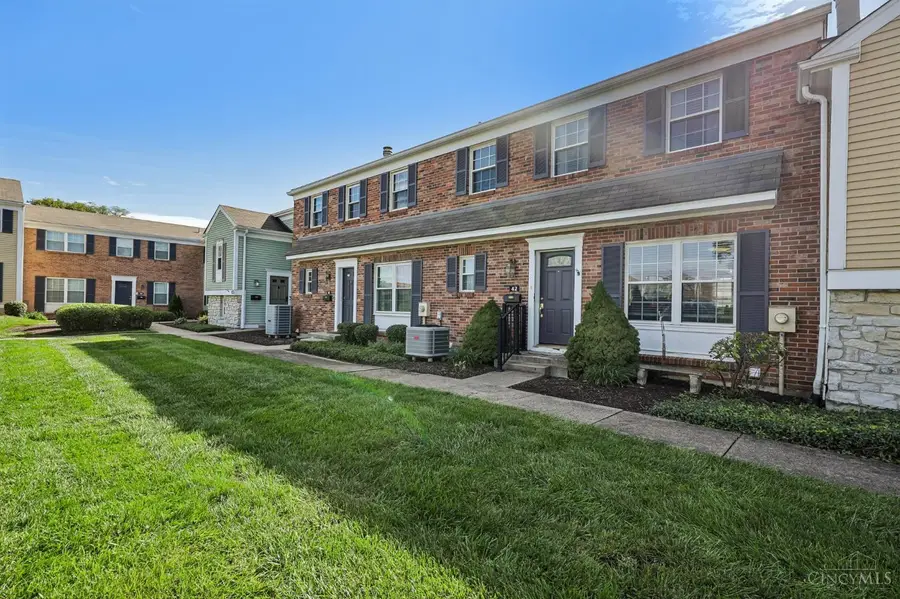 42 Applewood Drive, Fairfield, OH 45014 - #3