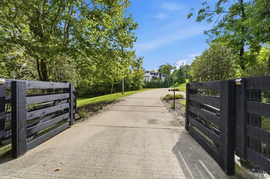 2430 Section Road, Amberley, OH 45237 - #2