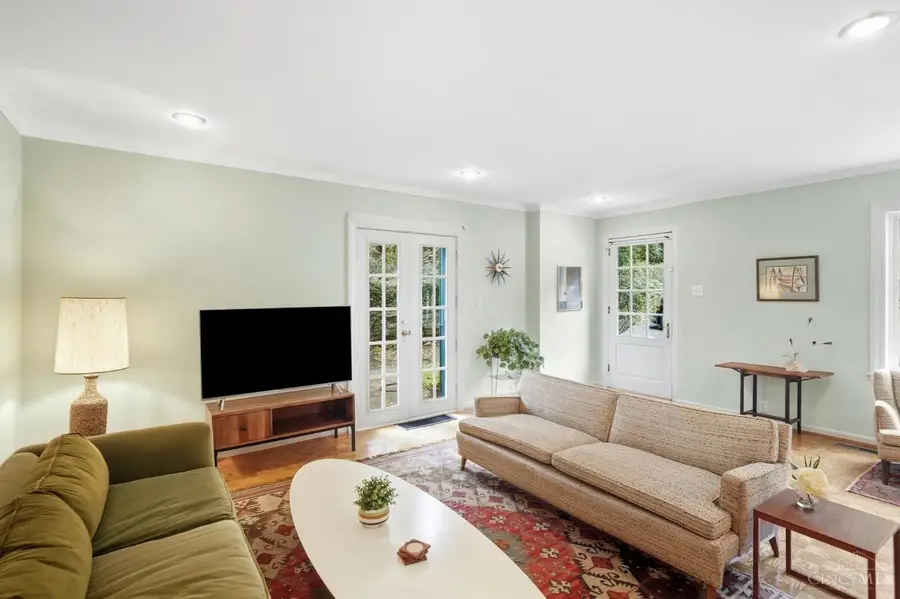 407 Lafayette Avenue, Cincinnati, OH 45220 - #3