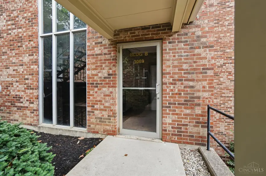 3069 Alpine Terrace #11, Cincinnati, OH 45208 - #2
