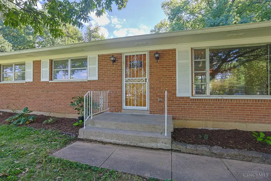 543 Compton Road, Wyoming, OH 45231 - #3