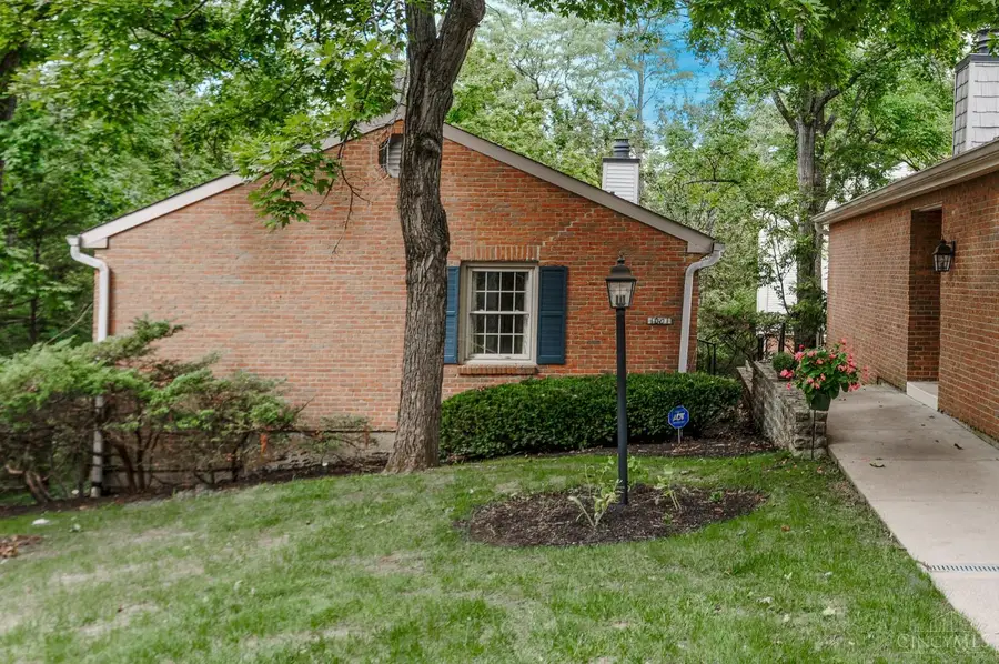1001 Shakertown Court, Montgomery, OH 45242 - #2