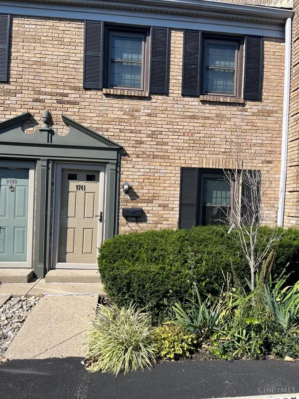 9741 Bunker Hill Lane #9741, Montgomery, OH 45242