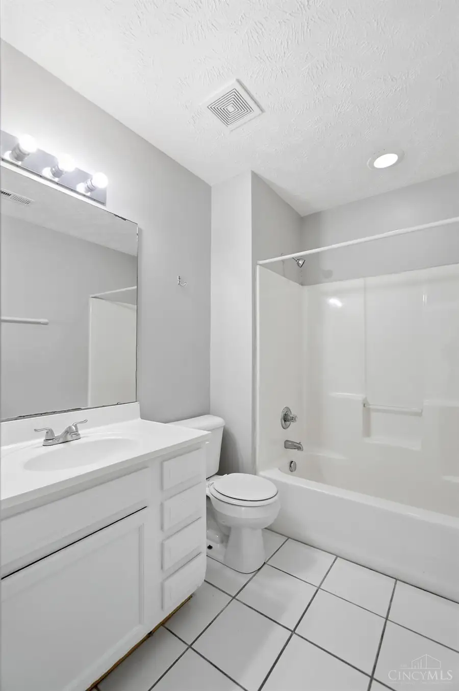 4489 Ammon Avenue, Cincinnati, OH 45223 - #3