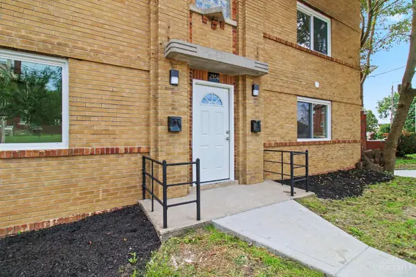 2558 Orland, Cincinnati, OH 45211