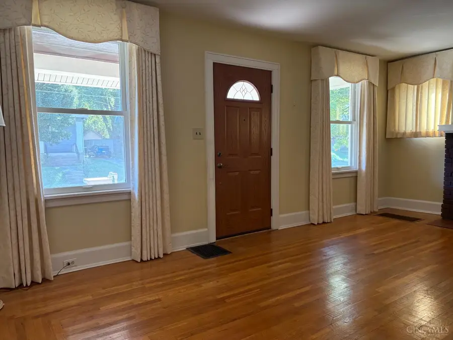 3927 Delmar Avenue, Cheviot, OH 45211 - #3