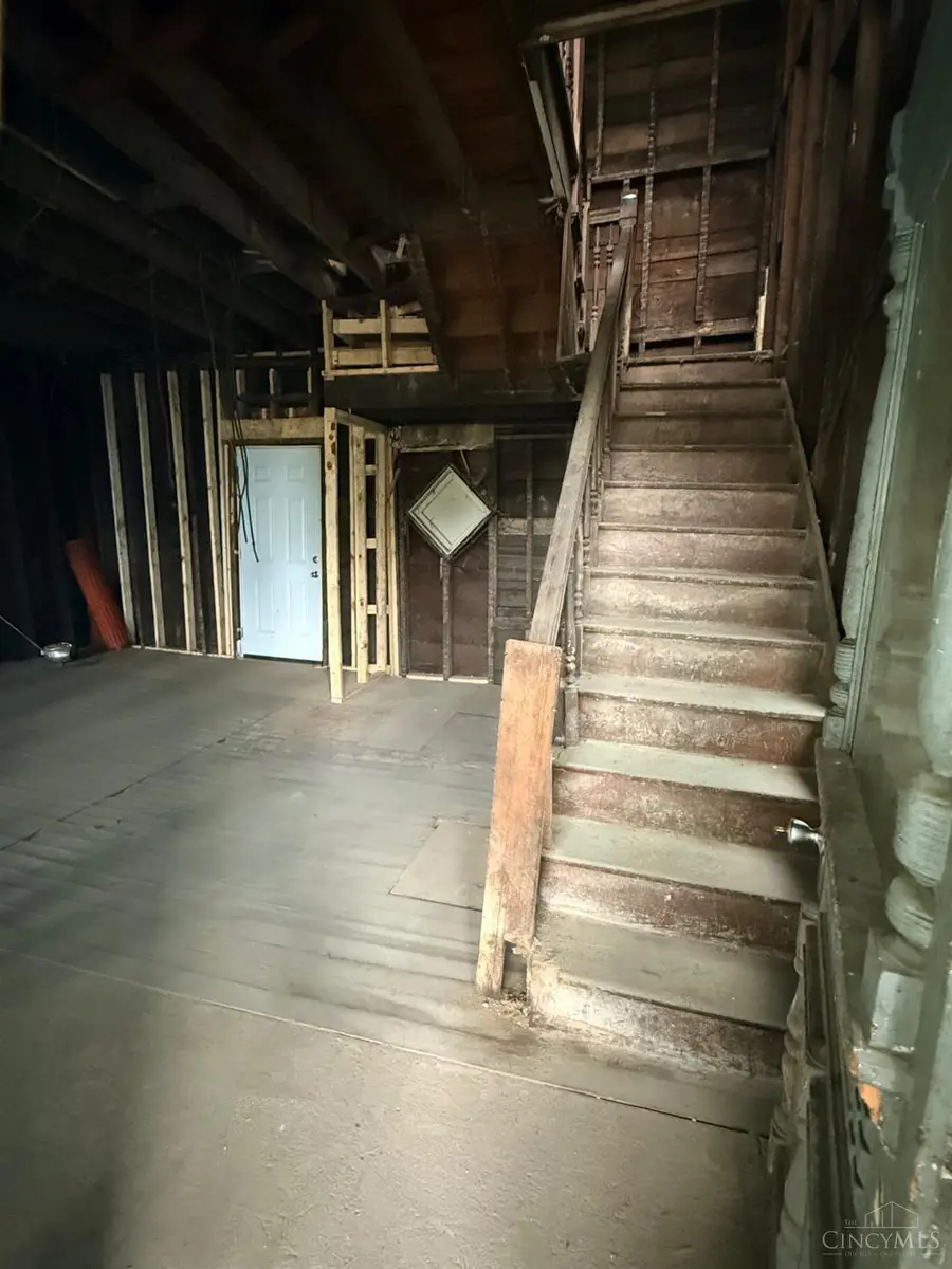 2326 Gladstone Avenue, Cincinnati, OH 45202 - #2