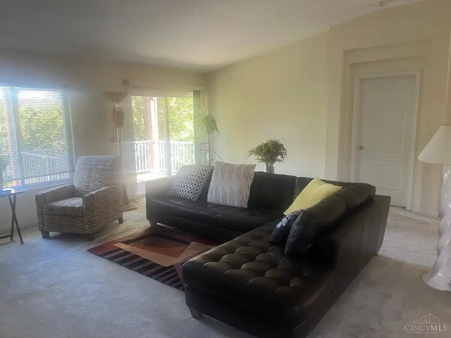 5392 Scarletoak Drive, Cincinnati, OH 45239 - #3