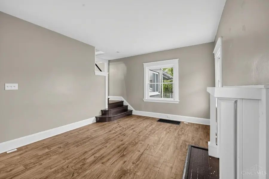 2949 Mignon Avenue, Cincinnati, OH 45211 - #3