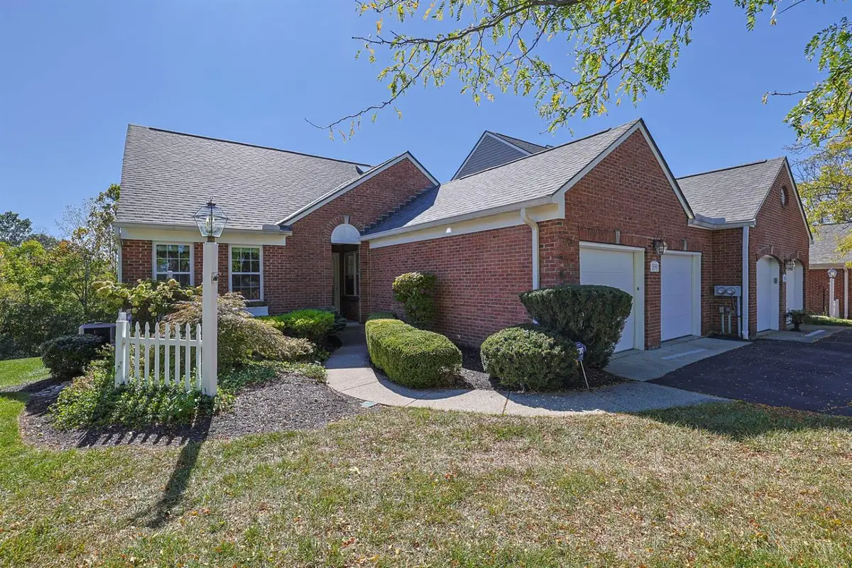 5690 Windridge View, Columbia, OH 45243 - #1