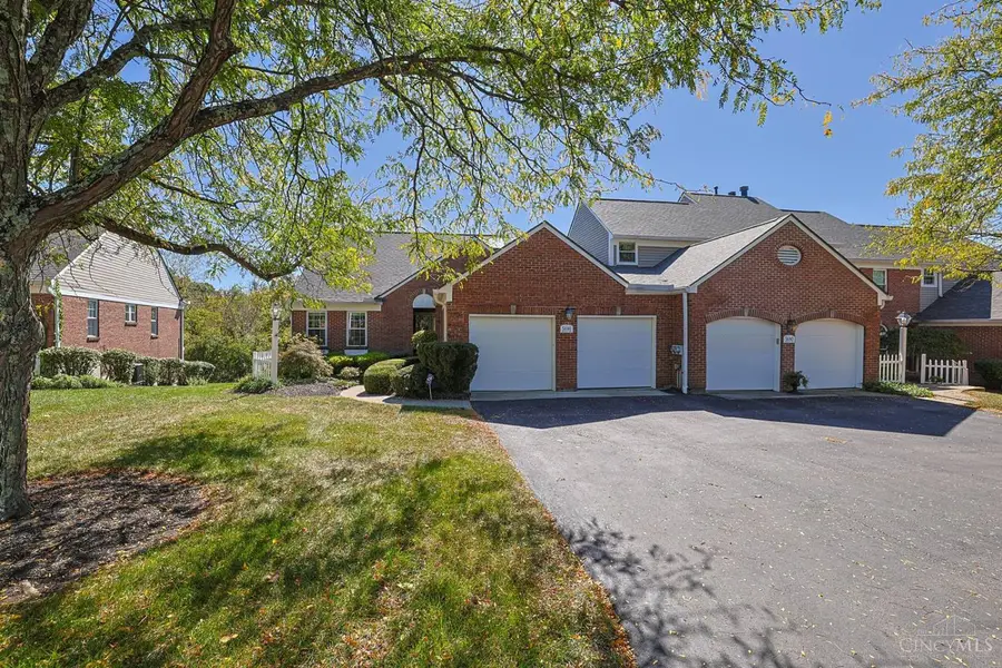 5690 Windridge View, Columbia, OH 45243 - #2