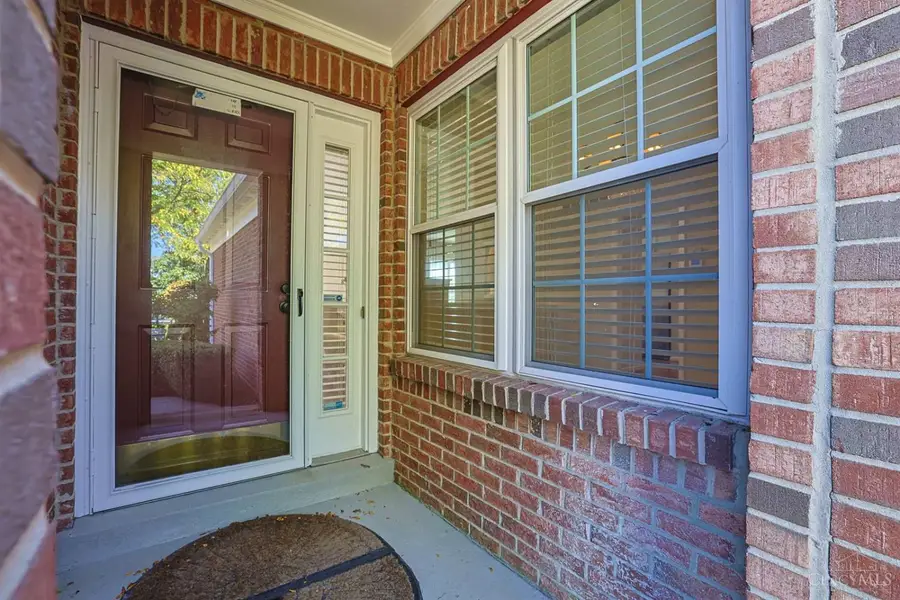5690 Windridge View, Columbia, OH 45243 - #3