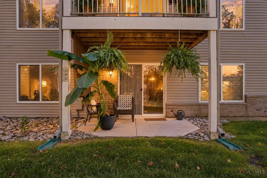 1302 Twin Spires Drive, Batavia, OH 45103 - #2