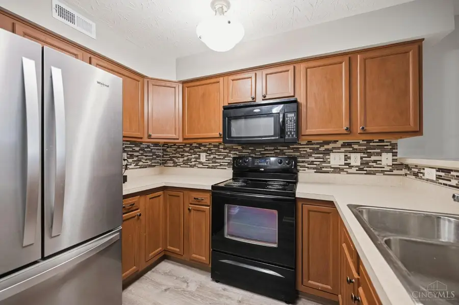 637 Heritage Square, Harrison, OH 45030 - #3