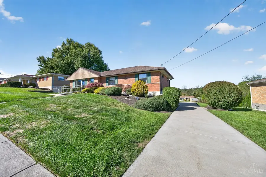 3926 Harvestridge Drive, Monfort Heights, OH 45211 - #2