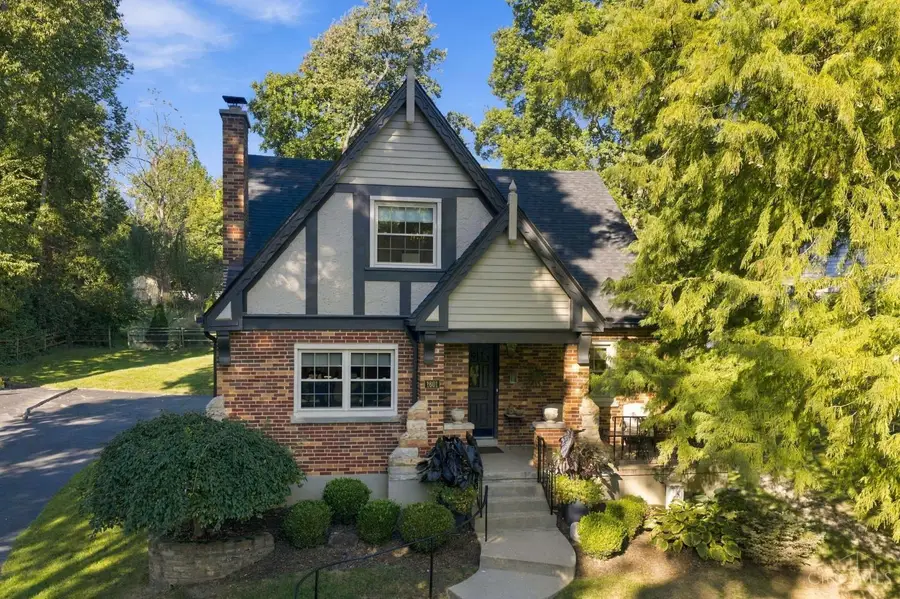 1601 Colonial Drive, Covedale, OH 45238 - #2