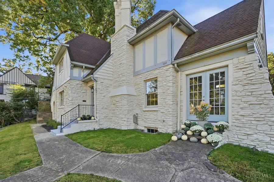 3243 Linwood Avenue, Cincinnati, OH 45226 - #3