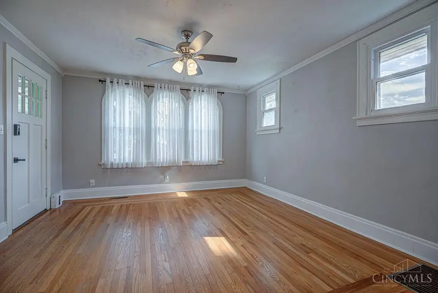 1615 Tuxworth Avenue, Cincinnati, OH 45238 - #3