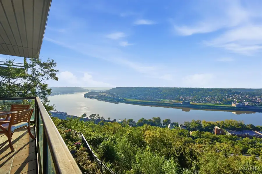 1617 E Mcmillan Street #402, Cincinnati, OH 45206 - #2