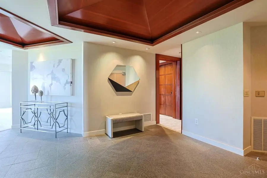 2412 Ingleside Avenue #6A, Cincinnati, OH 45206 - #3