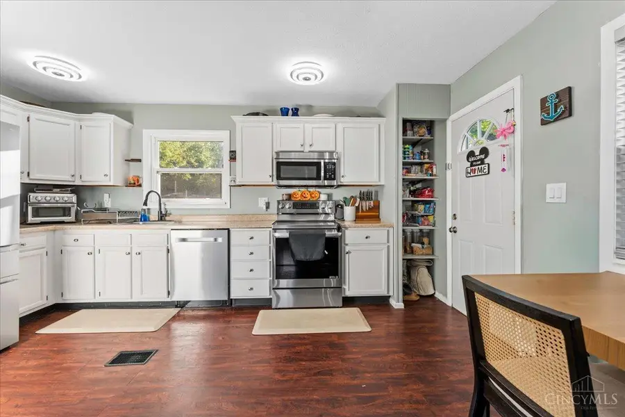 240 Oneida Drive, Loveland, OH 45140 - #3