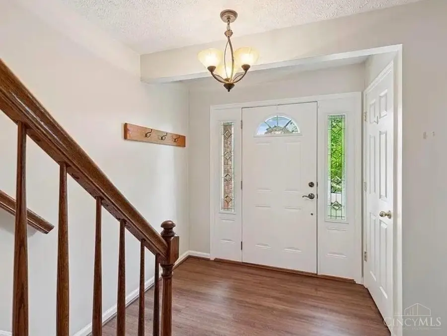 706 Yorkhaven Road, Cincinnati, OH 45246 - #3