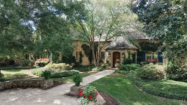7707 Given Road, Indian Hill, OH 45243