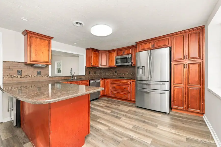 1207 W Spring Valley Pike, Washington, OH 45458 - #2