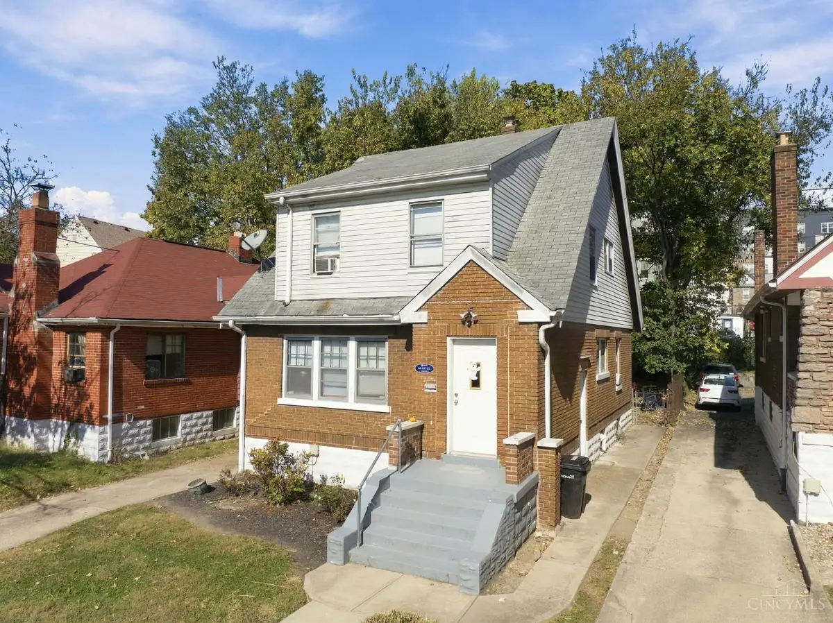 136 Detzel Place, Cincinnati, OH 45219 - #1