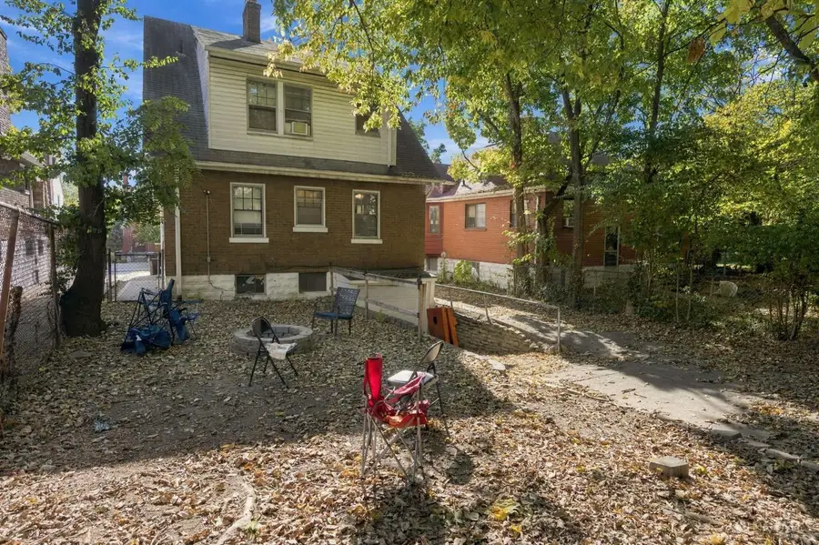 136 Detzel Place, Cincinnati, OH 45219 - #3