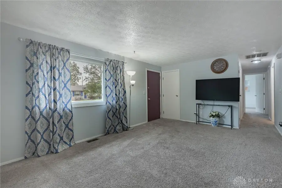 250 Grantwood Drive, Dayton, OH 45449 - Image #3