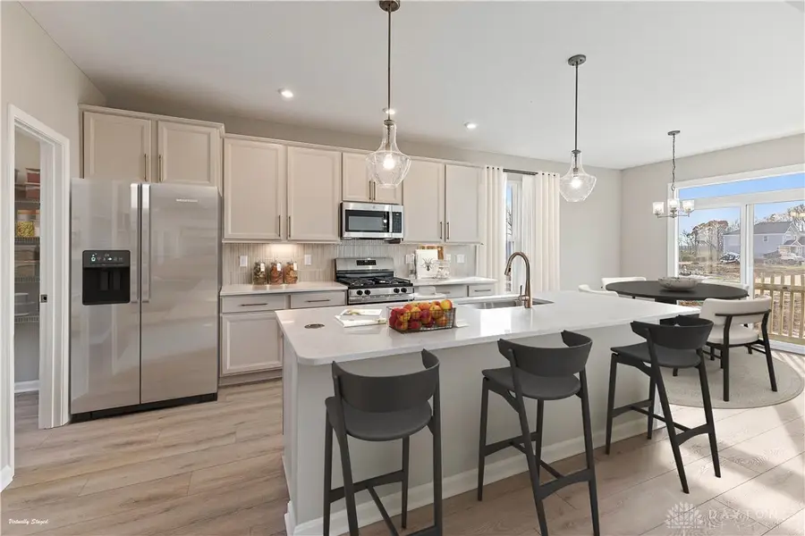 2587 Golden Leaf Drive, Beavercreek, OH 45431 - Image #2