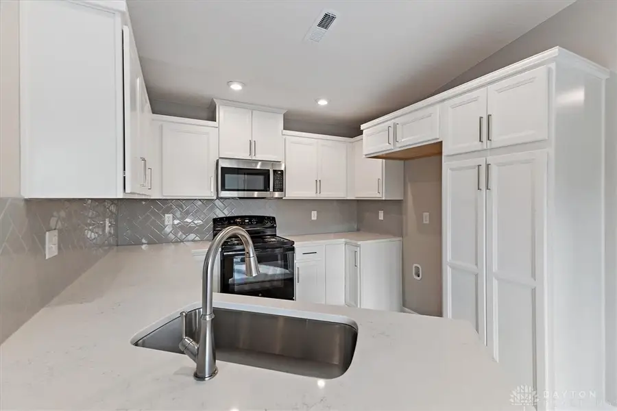 4246 Apple Branch Drive #55-300, Sugarcreek Township, OH 45459 - Image #2