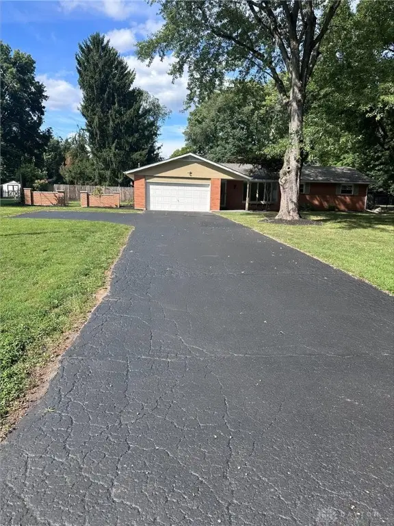 1947 Woodcliffe Drive, Troy, OH 45373 - Image #2