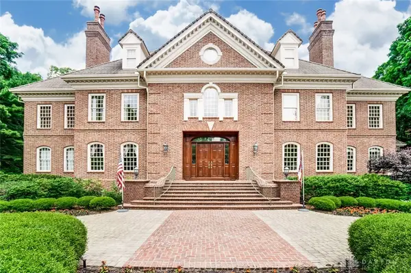 5048 Oak Manor Court, Kettering, OH 45429