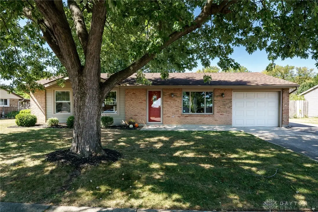 527 Bellaire Drive, Tipp City, OH 45371 - Image #1