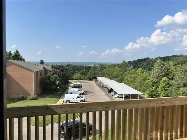 1116 Eagle Feather Circle #E, West Carrollton, OH 45449