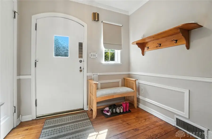 1305 E Schantz Avenue, Oakwood, OH 45419 - Image #2