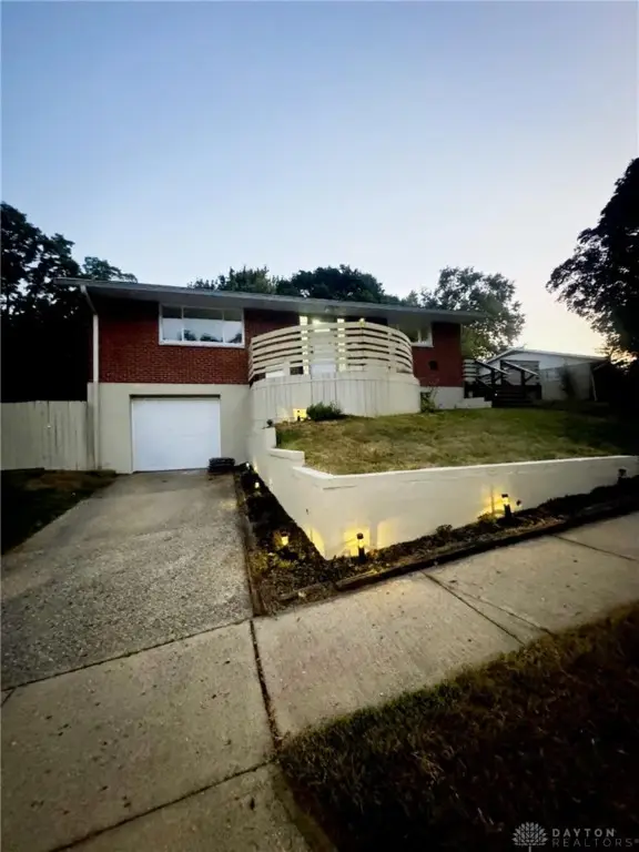 2006 High Knoll Drive, Dayton, OH 45414