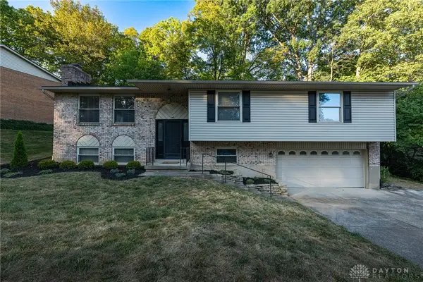 609 Kings Cross Court, West Carrollton, OH 45449