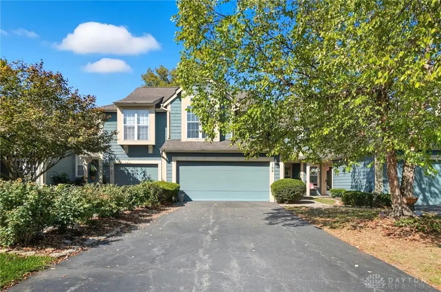 154 Queens Crossing, Dayton, OH 45458 - Image #2