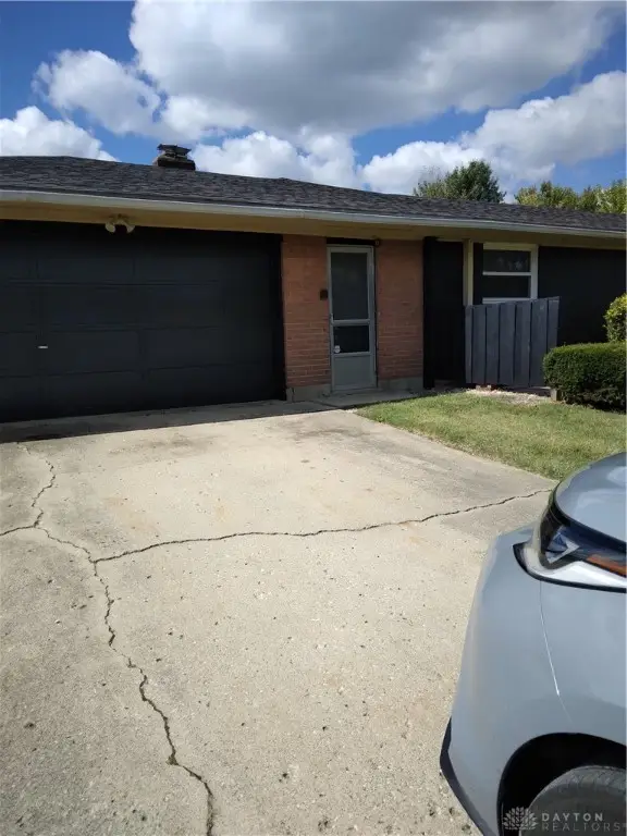 512 N Sherry Drive, Dayton, OH 45426 - Image #2