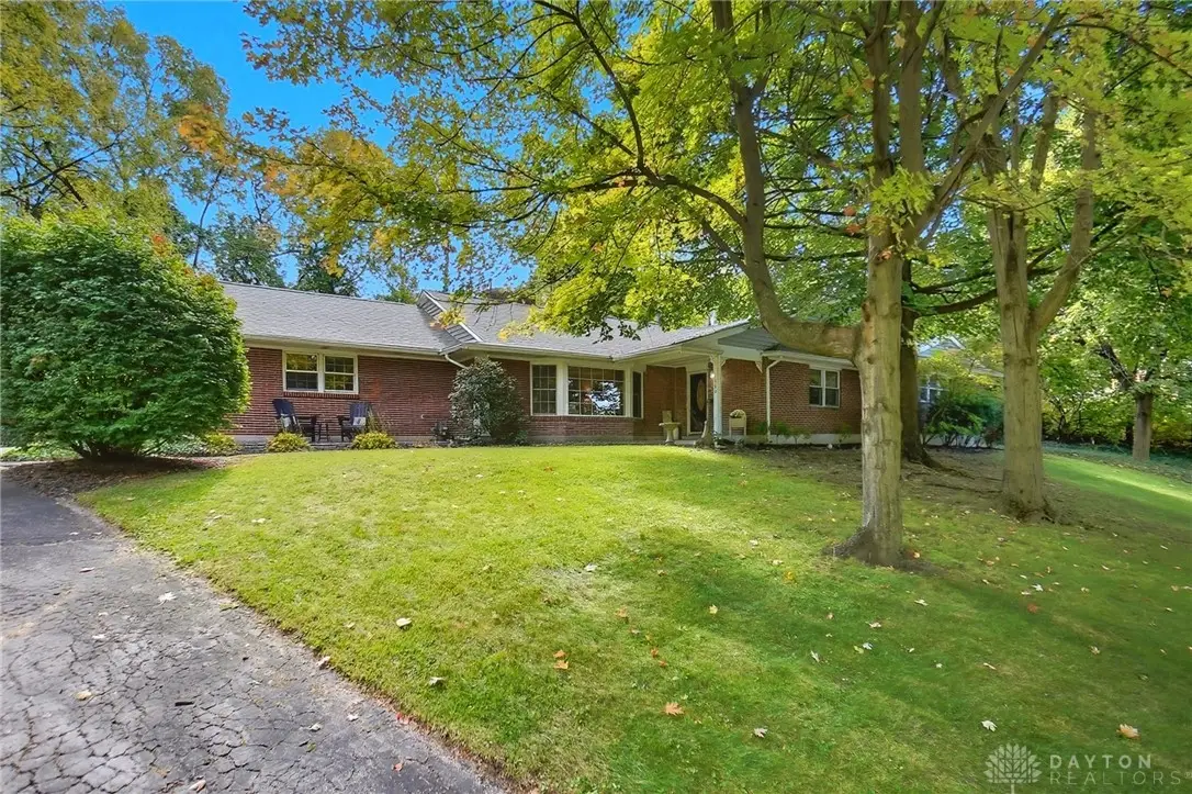 100 E Thruston Boulevard, Oakwood, OH 45409 - Image #1