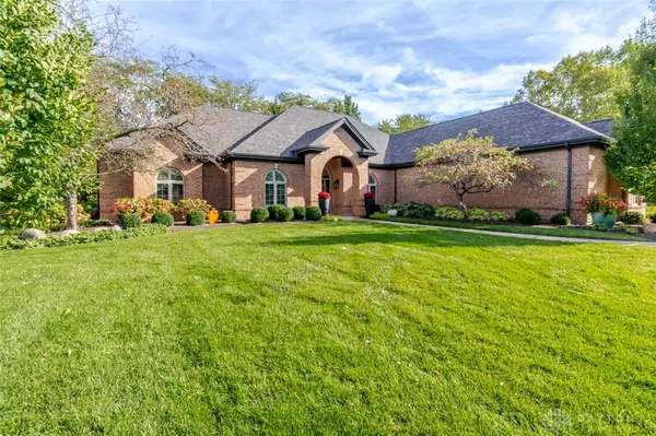 1053 Charter Place, Centerville, OH 45458