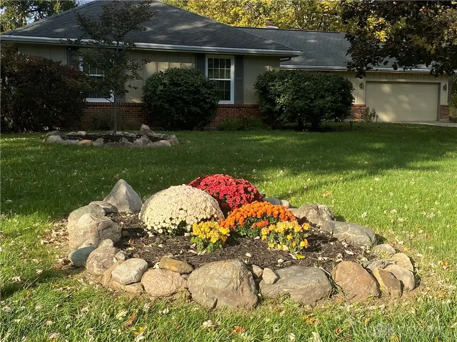 1811 Greenbriar Drive, Troy, OH 45373 - Image #2