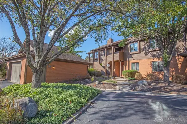 7035 Bluffs Drive, Washington Twp, OH 45459